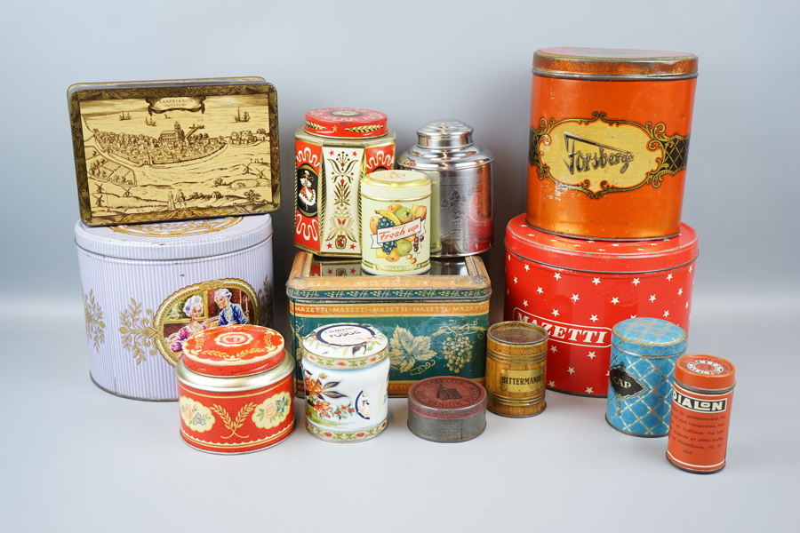 Plåtburkar, 14 st, bl.a Mazetti.