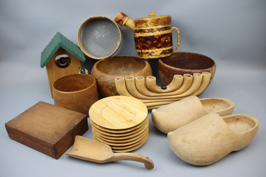 Skålar, ljusstake m.m, ett parti.