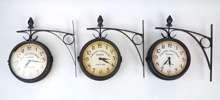 Väggklockor, 3 st, metall.