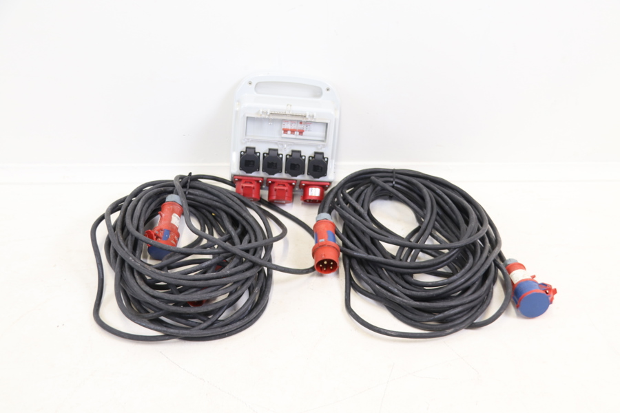 Byggcentral samt kablar, 3 delar, bl.a Mennekes.