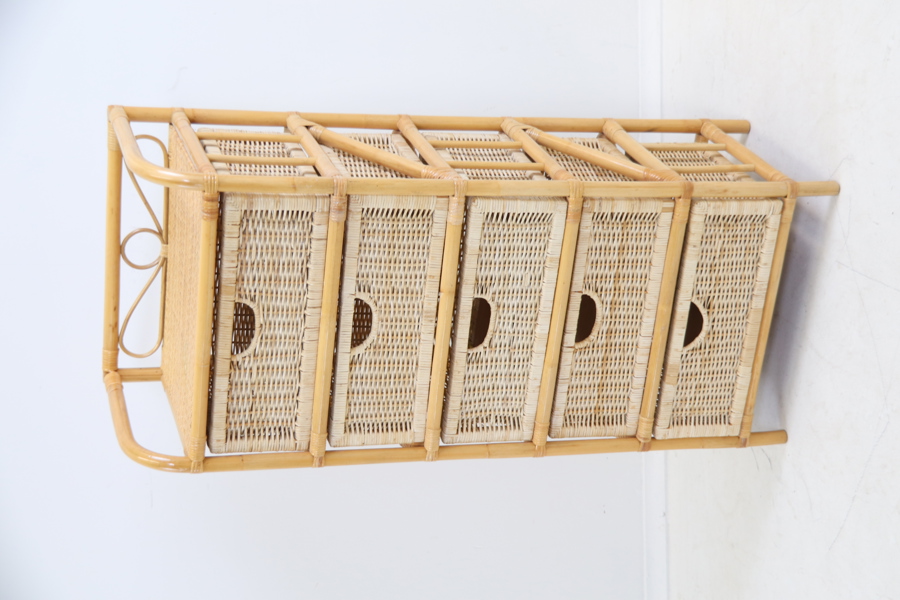 Byrå, rotting/bambu.