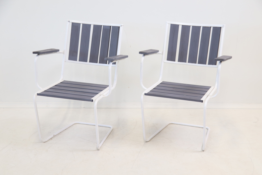 Trädgårdsstolar, ett par, trä/metall.