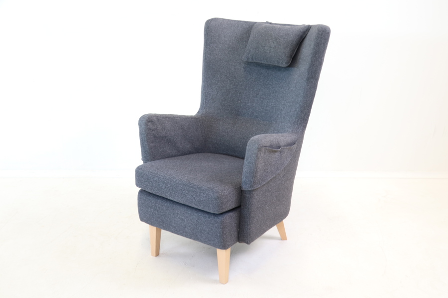 Fåtölj, textil/trä, "Omtänksam", IKEA.