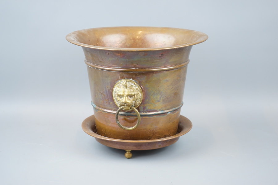 Ytterfoder med fat, koppar.