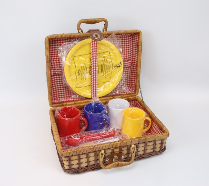 Picknickväska för 4 personer, flätad trä/plast.
