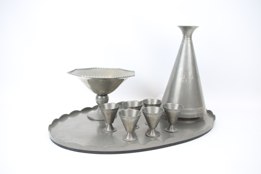 Bricka, kanna m.m, tenn, 9 delar, bl.a Hugo Gehlin, Ystad Tenn.