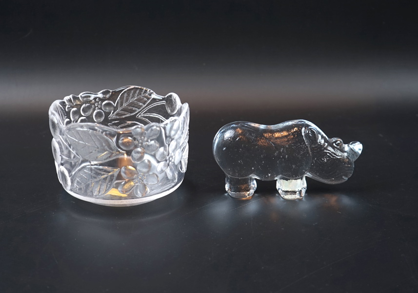 Lisa Larson, skål och figurin, glas, ''Frukt & Bär'' och ''Arter i fara'', Royal Crona.