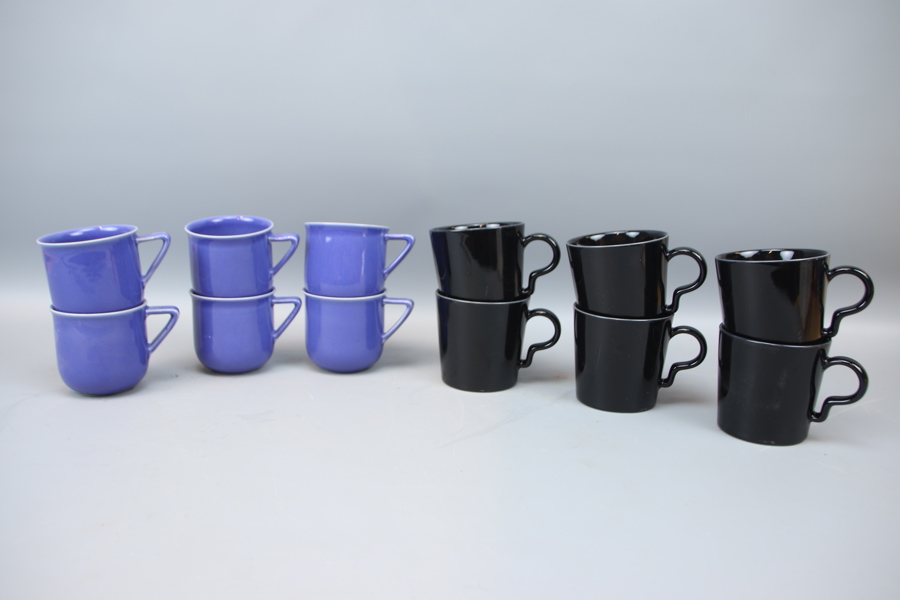 Muggar, 6+6 st, stengods, Höganäs Keramik.