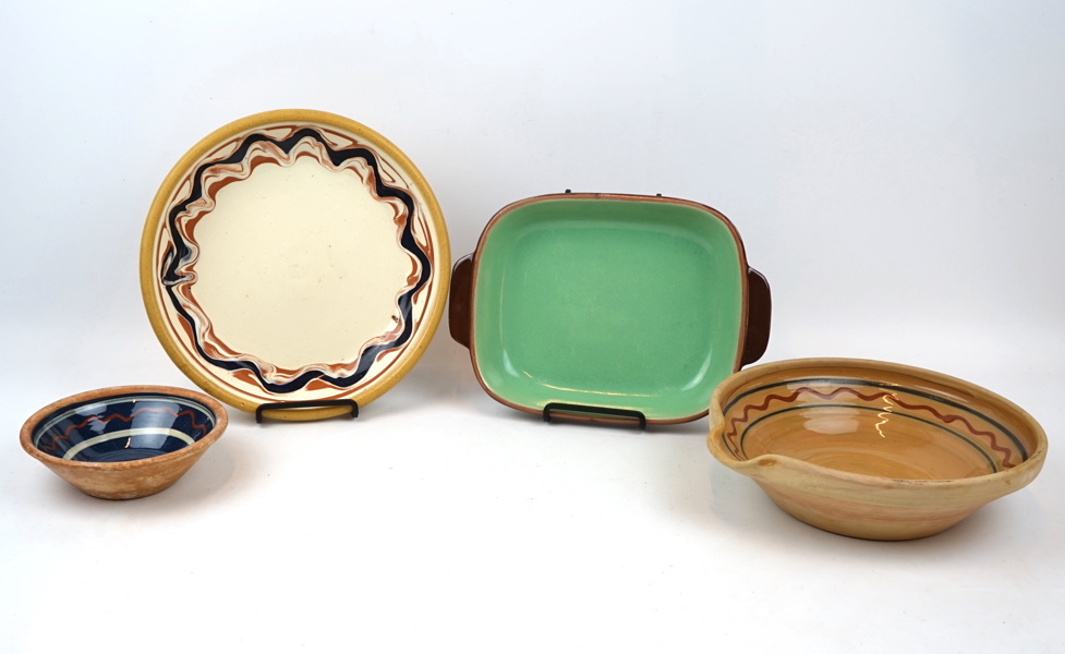 Skålar och form, 4 delar, keramik.