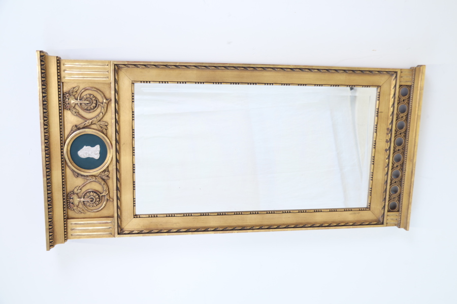 Spegel, förgylld ram, gustaviansk stil.