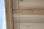 Skåp, avlutad furu.