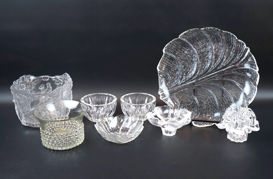 Skålar, fat och ljusstakar, 8 delar, glas, bl.a Kosta Boda.