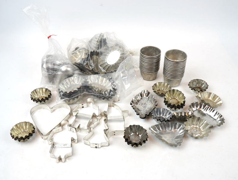 Kakformar, ett parti, metall.