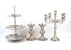 Kandelaber, ljusstakar m.m, 4 delar, tenn/metall.