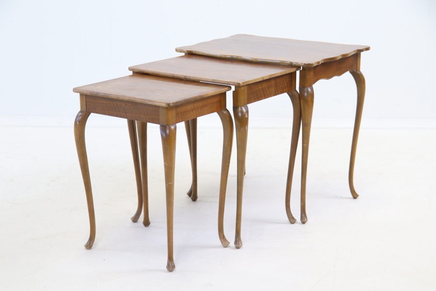 Satsbord, 3 delar, valnöt.