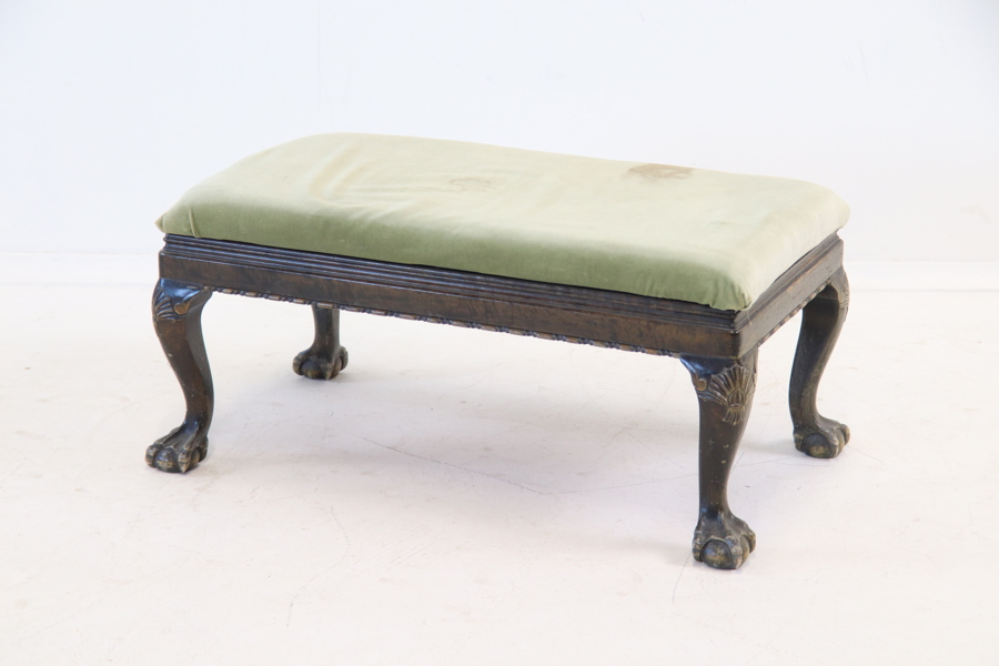 Pall, björk/textil, chippendalestil.