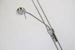 Golvlampa, 2 ljuskällor, undre lampa justerbar, metall.
