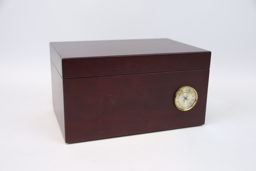 Humidor, Justus van Maurik, trä, samt cigarrsnoppare, Solingen.