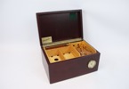 Humidor, Justus van Maurik, trä, samt cigarrsnoppare, Solingen.