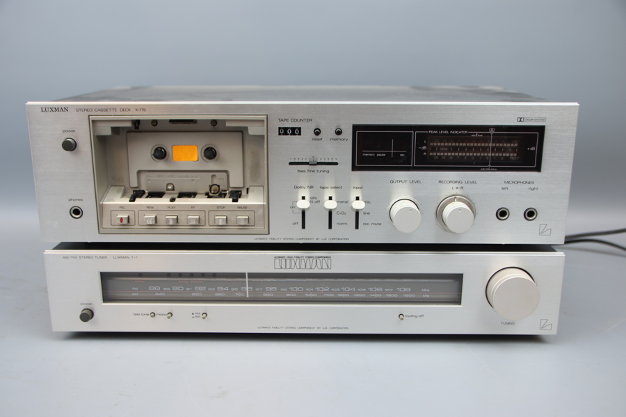 Luxman, förstärkare och kassettbandspelare.
