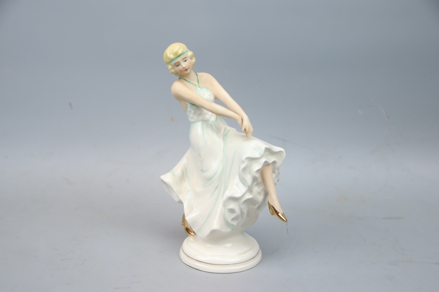 Figurin, porslin, Carl Schneiders, Erben/Gräfenthal, art deco.