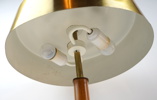 Bordslampa, mässing/teak, Boréns, Borås, 1900-talets mitt.