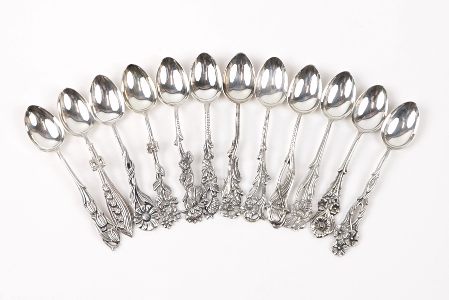 Moccaskedar, 12 st, silver, ''Svenska floran''.