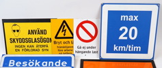 Skyltar, ett parti.