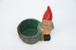 Tomte med kruka, terrakotta, Tyskland, 1900-talets mitt.