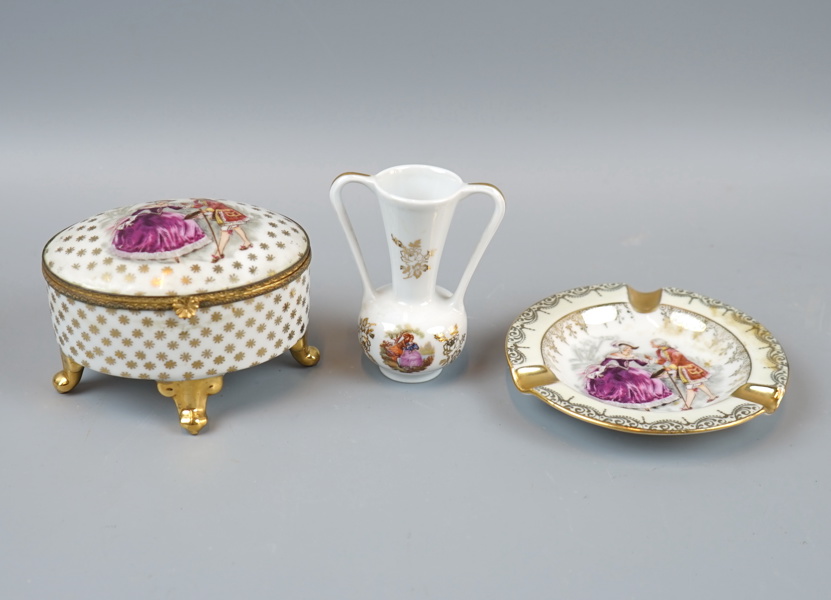 Askfat, skrin och miniatyrvas, porslin, Limoges, Frankrike.