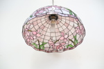 Taklampa, 2 ljuskällor, glas/metall, Tiffanystil.