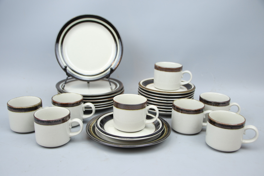 Kaffeservis, 16 delar, stengods, Karelia, Arabia.