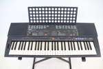 Keyboard, Yamaha PSR-500, samt tillbehör.