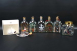 Karaffer, burk och ljusstake, 7 delar, glas, Holmegaard, Danmark.