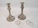 Ljusstakar ett par, nysilver, med ljusmanschetter, glas.