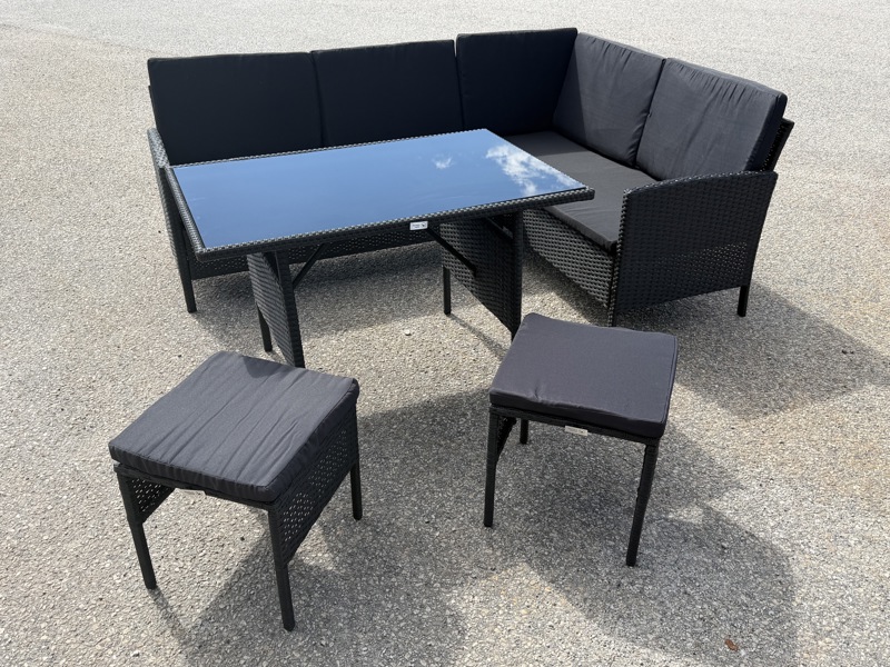 Trädgårdsgrupp, plastrotting/glasskiva, 5 delar, Venture Home, samt dynor.