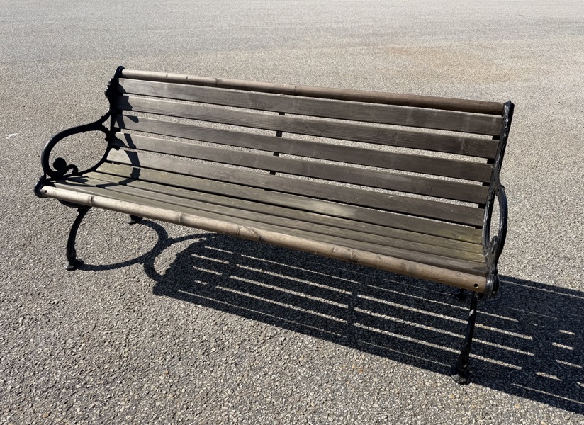 Parkbänk, aluminium/trä, Norrahammars Bruk.