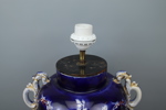 Lockurna omgjord till bordslampa, flintgods, 1900-tal.