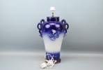 Lockurna omgjord till bordslampa, flintgods, 1900-tal.