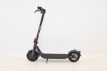 Elsparkcykel, Navee V40i Pro, samt laddare.
