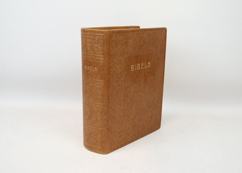 Dorés Illustrerade Familjebibel, numrerad 1437/3900, Stockholm 1957.