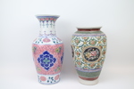 Vaser, 2 st, porslin, Asien.