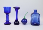Glas, 4 delar, bl.a Ebba von Wachenfeldt.