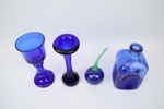 Glas, 4 delar, bl.a Ebba von Wachenfeldt.