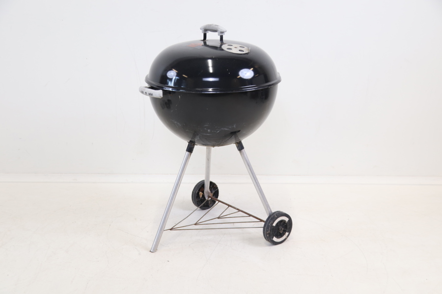 Klotgrill, Weber, samt tillbehör.