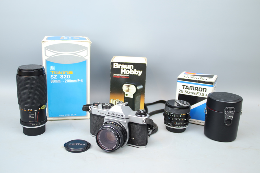 Kamera, Asahi Pentax K 1000, samt 2 objektiv och blixt.