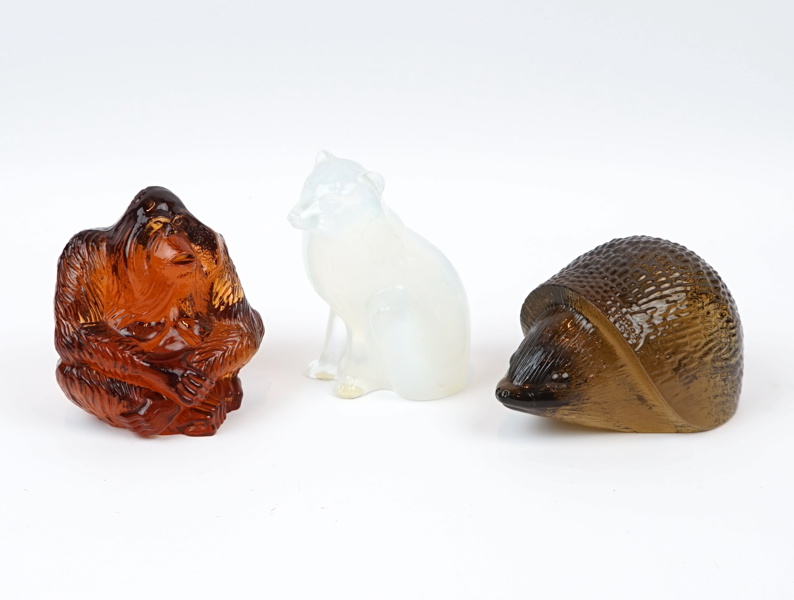 Skulpturer, 3 st, glas, Paul Hoff och Kjell Engman, Kosta, WWF.