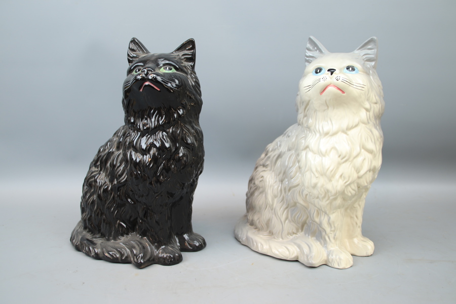 Figuriner, 2 st, katter, keramik.