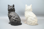 Figuriner, 2 st, katter, keramik.