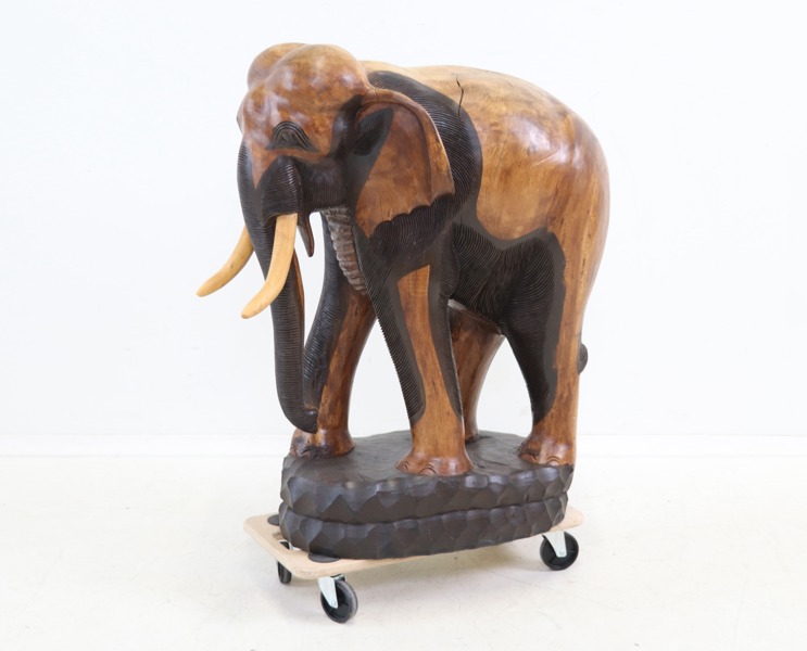 Skulptur, elefant. trä.